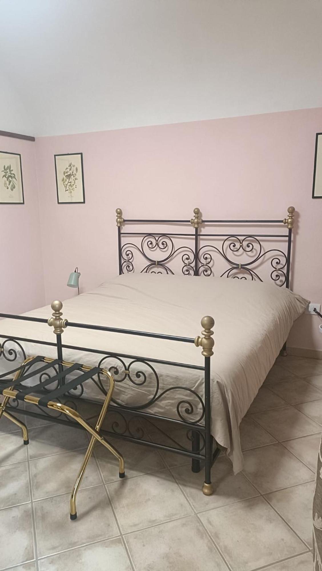 Bed and Breakfast Il Cortile Di Greta Lu (Piedmont) Exterior foto